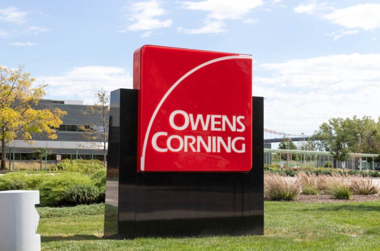 Owens Corning Expands with New Alabama Plant for Shingles Owens Corning's New Roofing Plant in Alabama