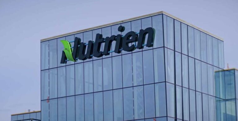 Nutrien Relocates HQ from Canada to U.S. Amid Trade Risks Nutrien Moves HQ to U.S. Amid Trade Concerns